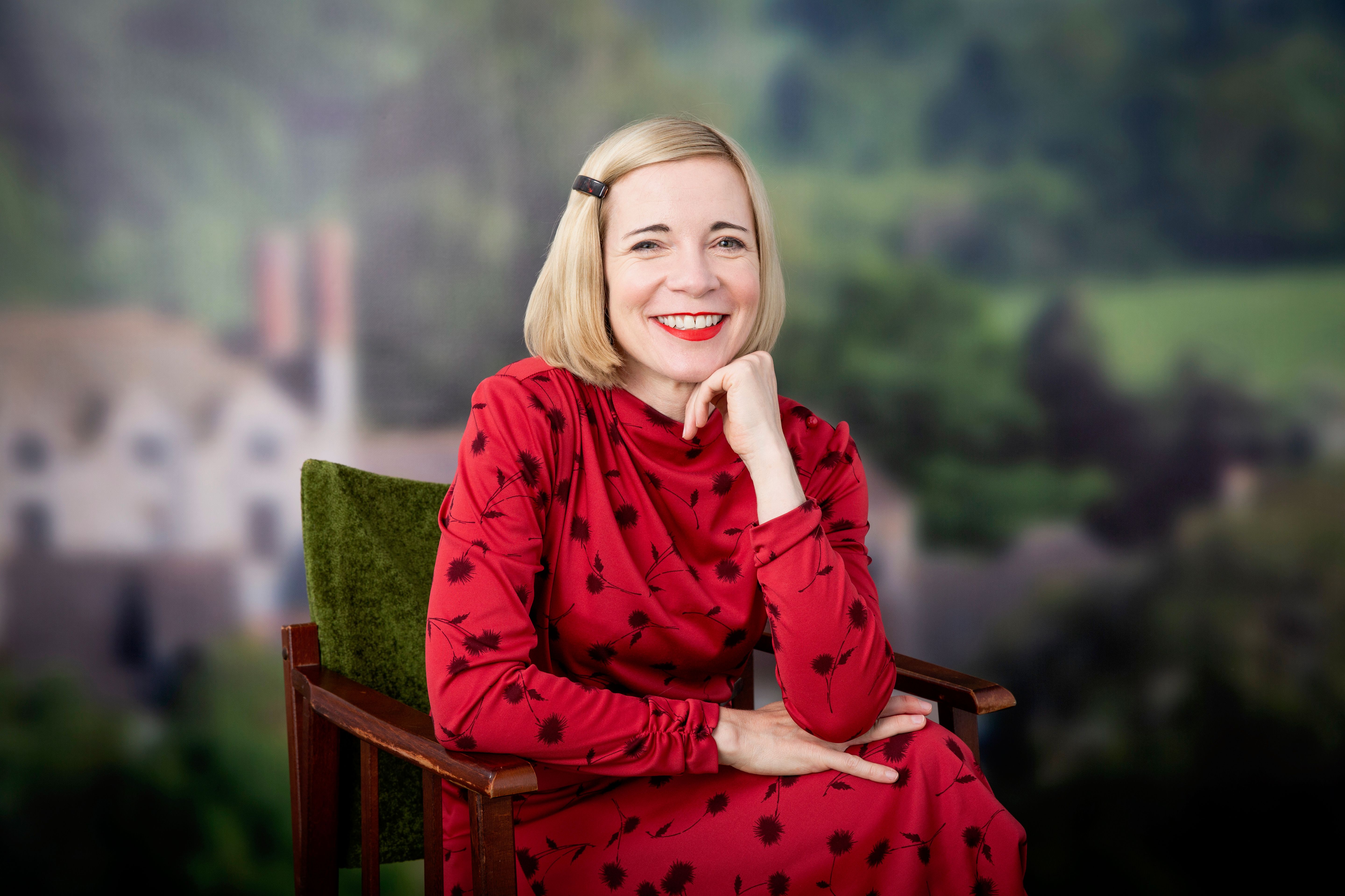 Lucy  Worsley 