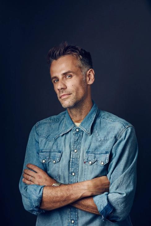 Richard  Bacon